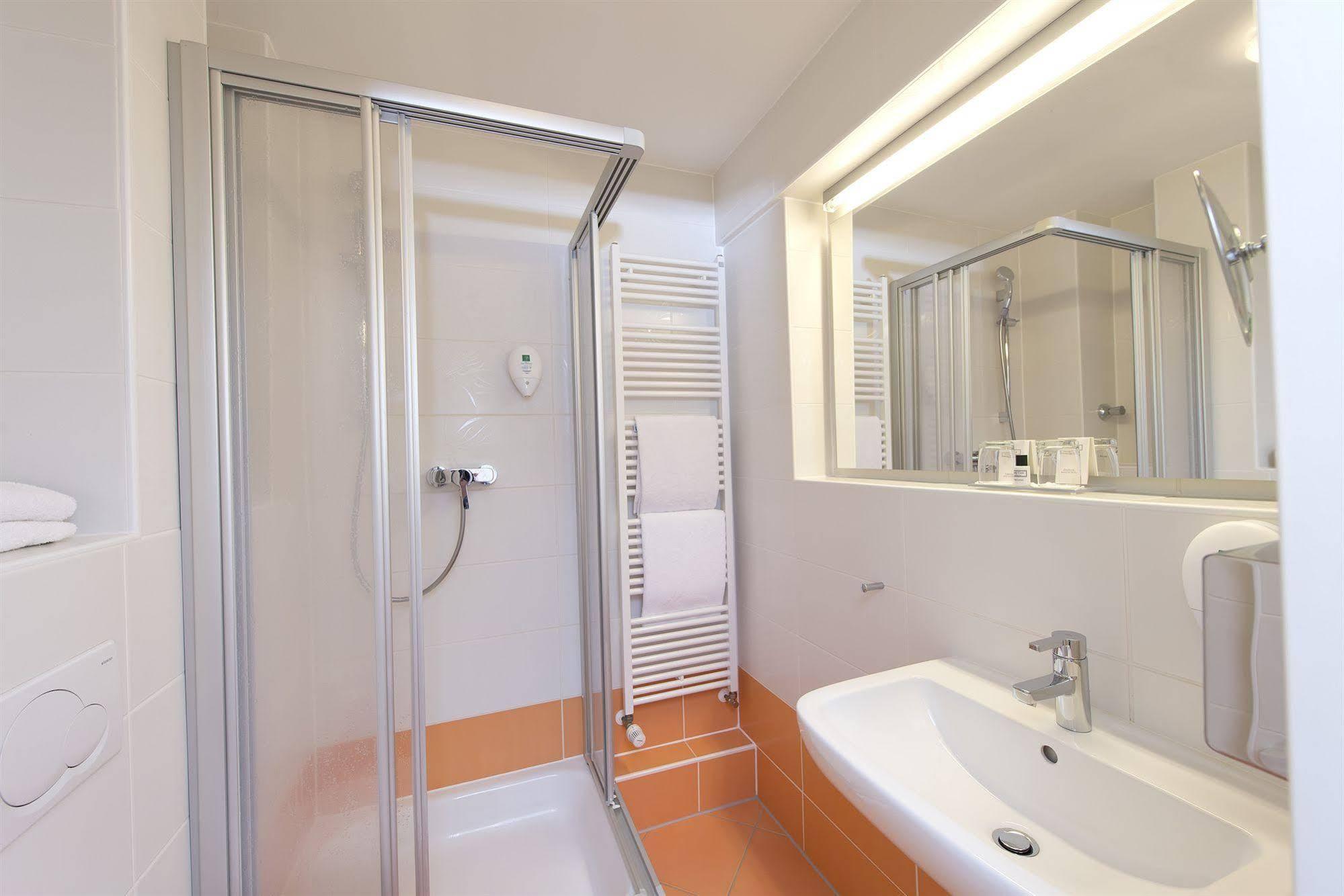 Tryp By Wyndham Frankfurt Hotel Frankfurt am Main Værelse billede